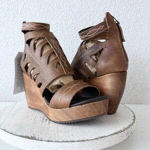 Lane Boots BECCA Womens Brown Wedges Western Sandals Cowgirl Wooden Heel Sz 8.5